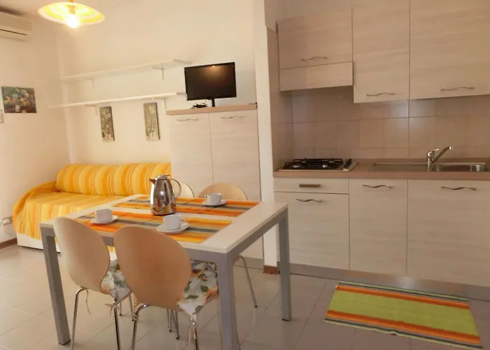 Coastal Comfort In A Cozy Seaview *