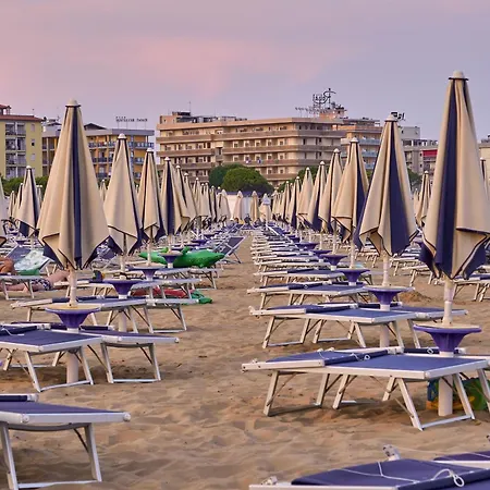 Coastal Comfort In A Cozy Side Sea View Bibione