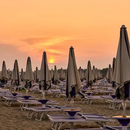 Coastal Comfort In A Cozy Side Sea View Bibione