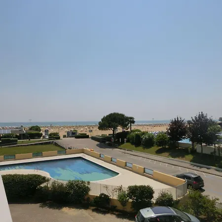 Coastal Comfort In A Cozy Side Sea View Апартаменты *