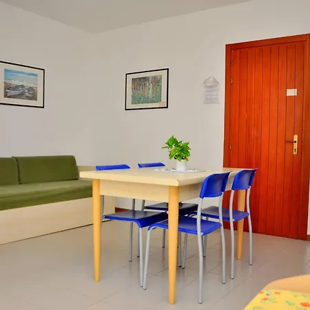 Coastal Comfort In A Cozy Side Sea View Апартаменты