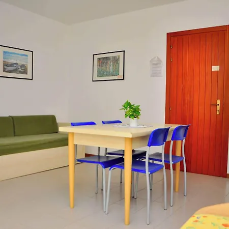 Coastal Comfort In A Cozy Side Sea View Bibione