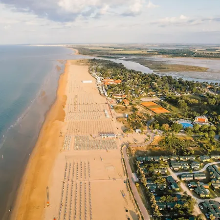 Coastal Comfort In A Cozy Side Sea View Апартаменты Бибионе